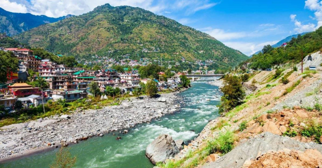 Mountain view workation stay in Old Manali