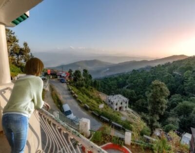 Best Time to Book a Long Stay in Uttarakhand (Season Guide)