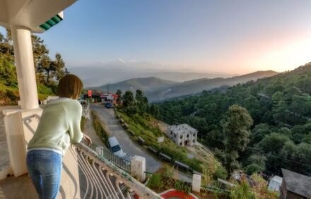 Best Time to Book a Long Stay in Uttarakhand (Season Guide)
