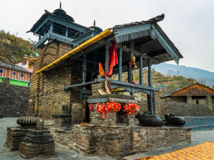 Lakhamandal Temple